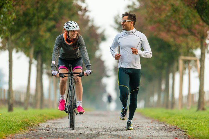 Correr, caminhar ou pedalar… O que é melhor para perder peso?