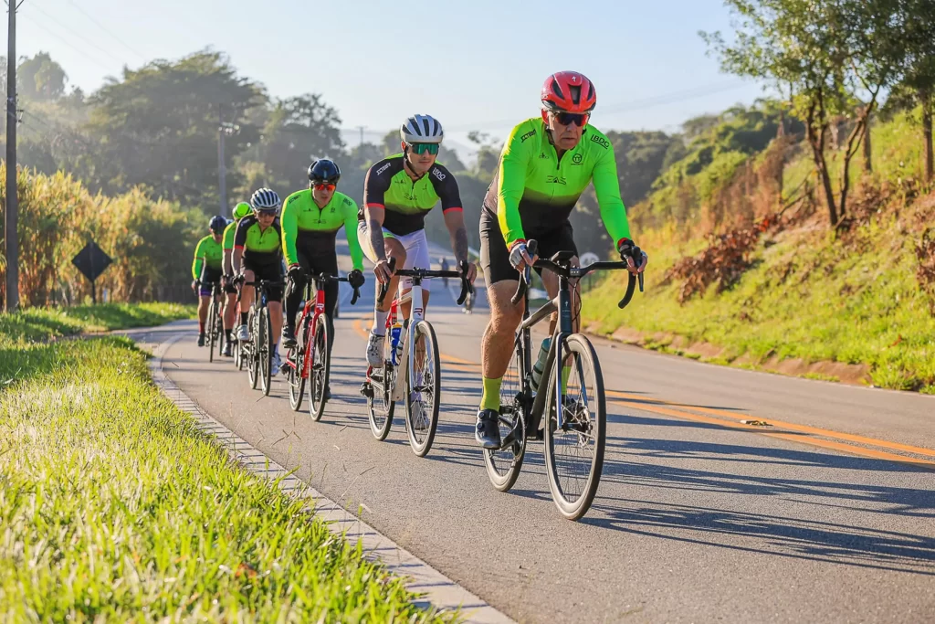 “Nós temos muito ciclista para pouco espaço”.