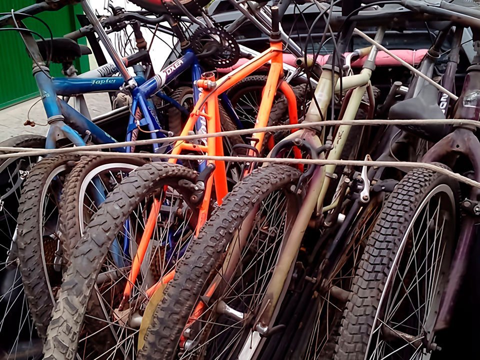 Projeto transforma bicicletas abandonadas em ferramenta de impacto social e ambiental por meio da economia circular