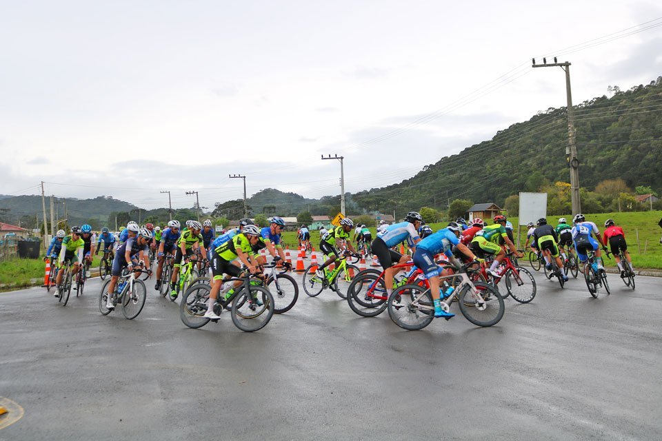 26ª Volta Ciclística de Santa Catarina começa nesta quarta-feira (8), e retoma um dos mais tradicionais eventos esportivos do estado