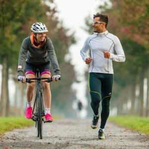 Correr, caminhar ou pedalar… O que é melhor para perder peso?