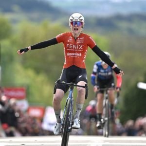 Campeões mundiais e Van der Poel agitam Copa do Mundo de MTB em Nové Mesto